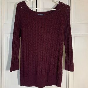 American Eagle maroon sweater